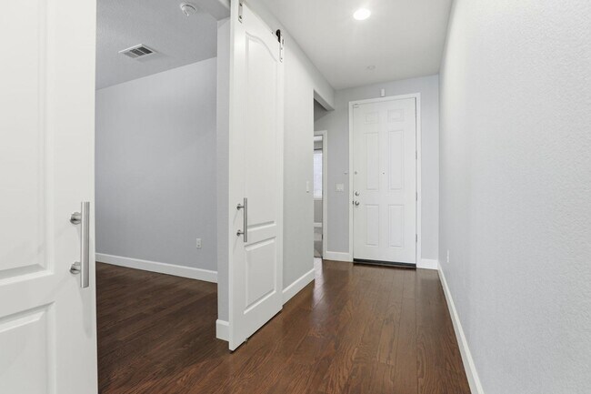 Foto del edificio - 1818 Tarragon Dr