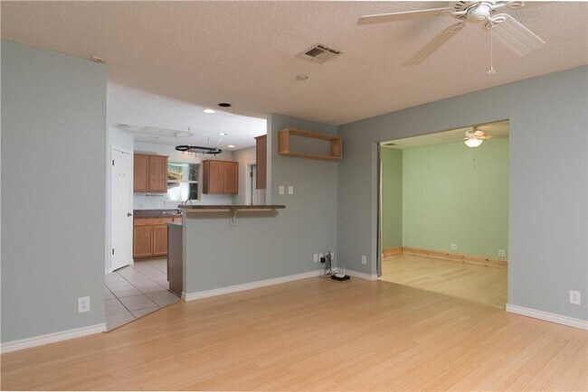 Building Photo - 803 Sussex Dr