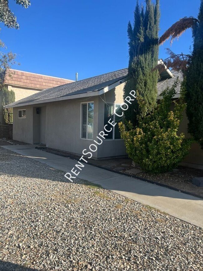 Building Photo - 504 W. Avenue J4-Unit 504A