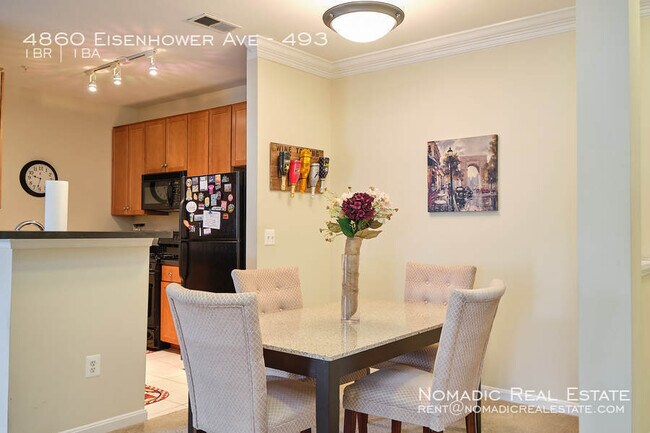 Foto del edificio - 4860 Eisenhower Ave