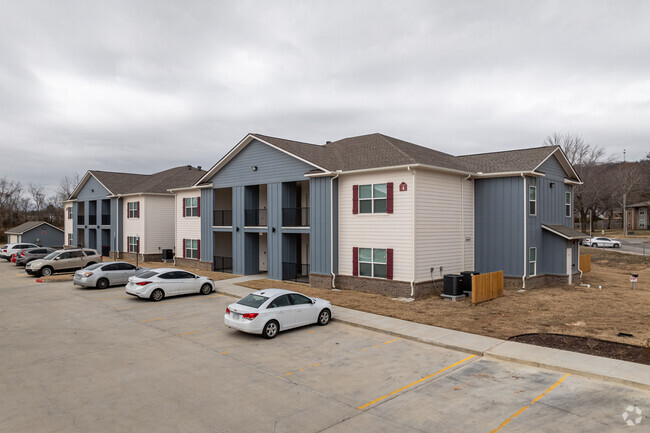 Building Photo - Meadows at Fayetteville