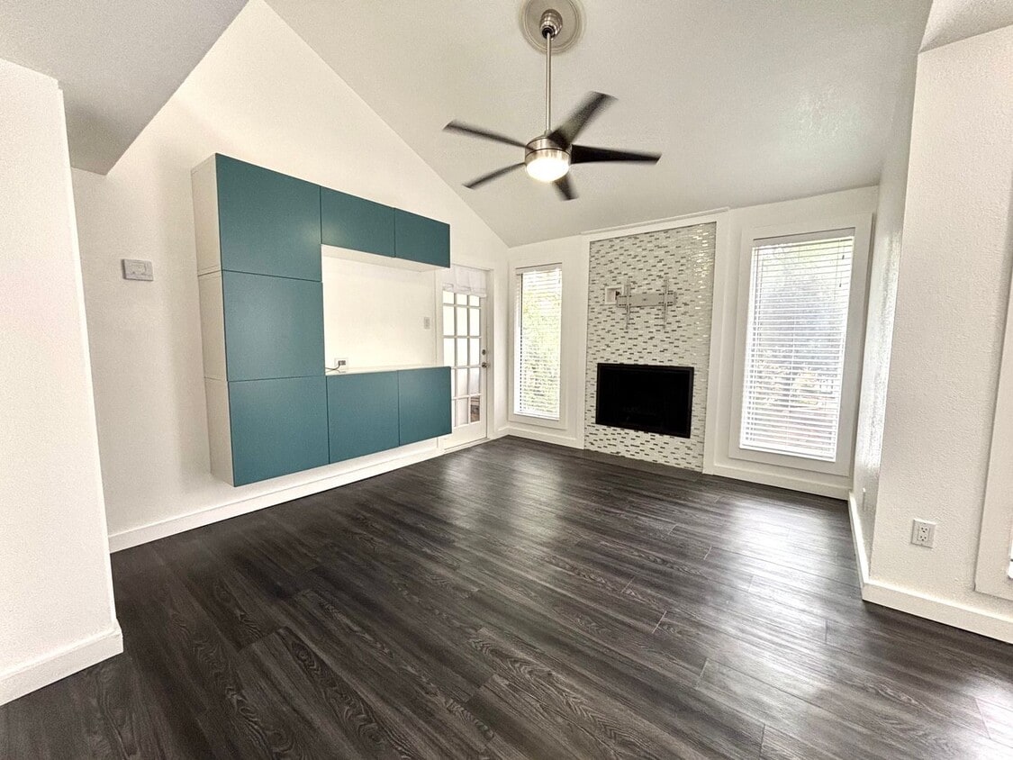 Photo - 3843 Barrington St-Barrington St - R 266 R 266