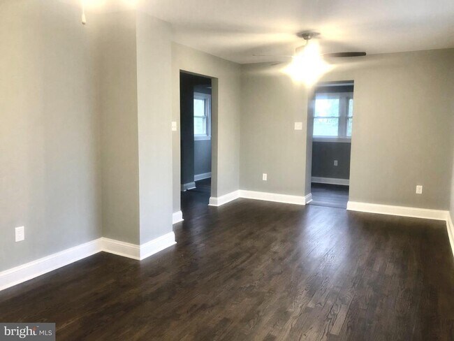 Foto del edificio - 102 S Whissen St