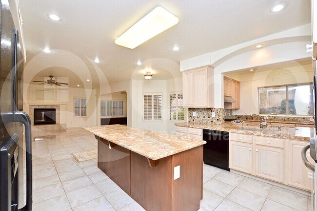 Foto del edificio - 4428 E Robin Ln