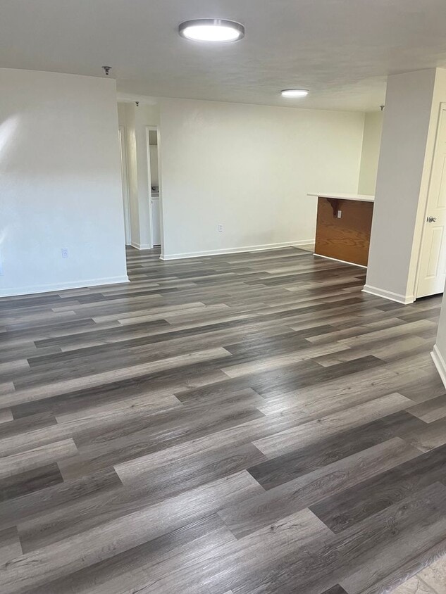 Foto principal - 4 Bedroom 2 Bathroom 1st Floor