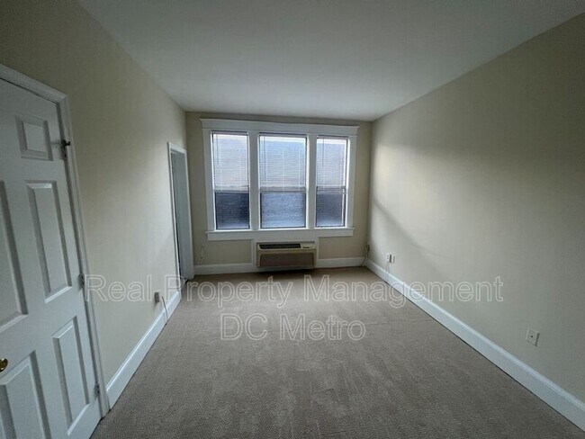 Foto del edificio - 815 Maryland Ave NE