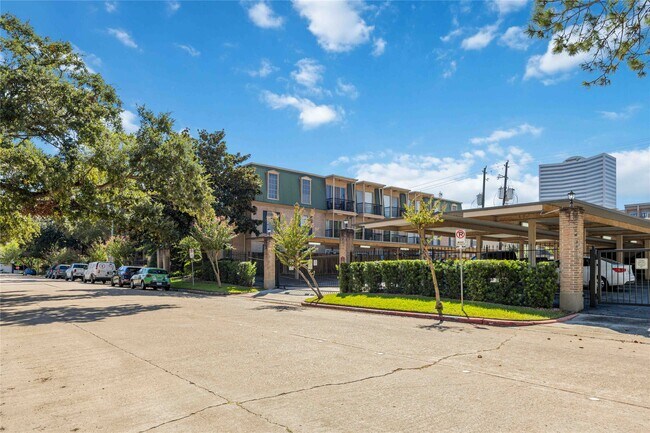 Foto del edificio - 4515 Briar Hollow Pl