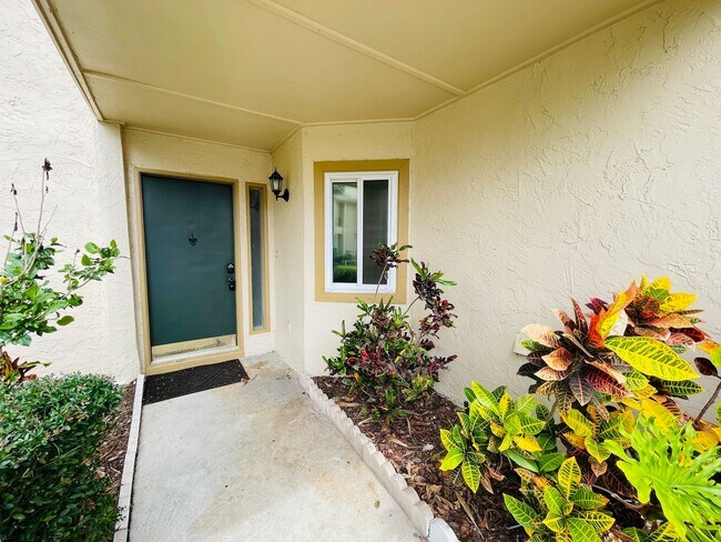 Foto del edificio - Modern Comfort Meets Convenience – Spacious 1BR/1.5BA in Orlando! WASHER & DRYER INCLUDED!