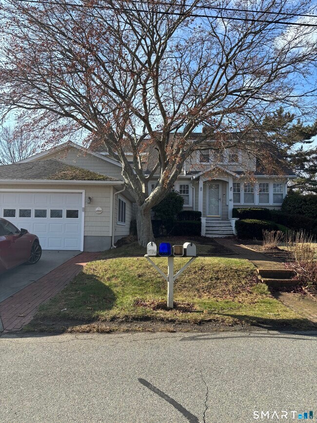 Foto del edificio - 41 Sunrise Ave