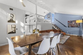 Building Photo - 1911 Westridge Dr