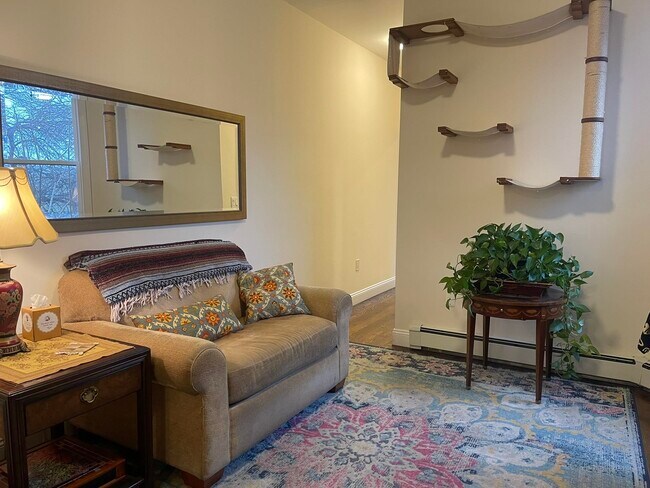 Building Photo - 101 Zabriskie St