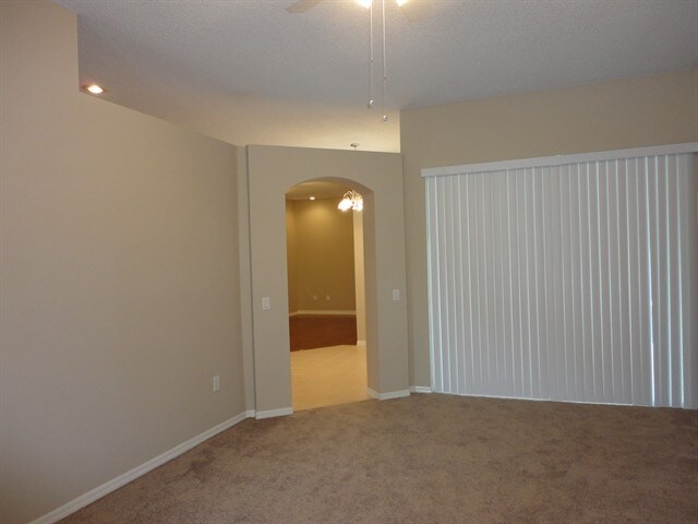 Building Photo - 414 Country Vineyard Drive