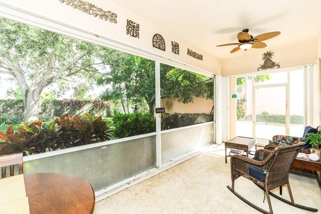 Foto del edificio - 8548 Doverbrook Dr