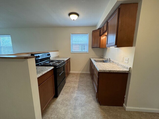 Foto del edificio - 214 Basswood Ave