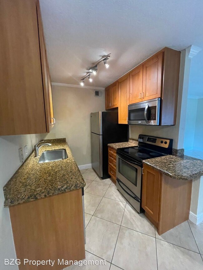 Building Photo - 2 br, 1 bath House - 1460 NE 18th Street, ...
