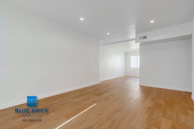Foto del edificio - 5320 Corteen-18
