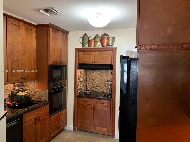 Building Photo - 1511 SW 4th Ave