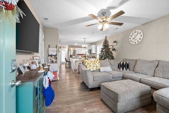 Foto del edificio - Beautiful Home COMING SOON! Just Reduced!