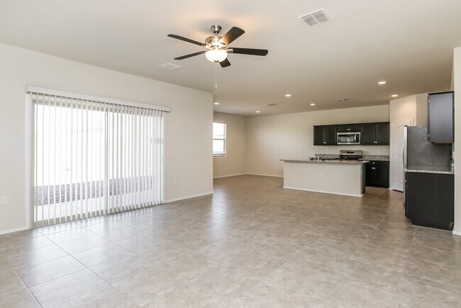 Building Photo - 5182 E Sharbel Rd