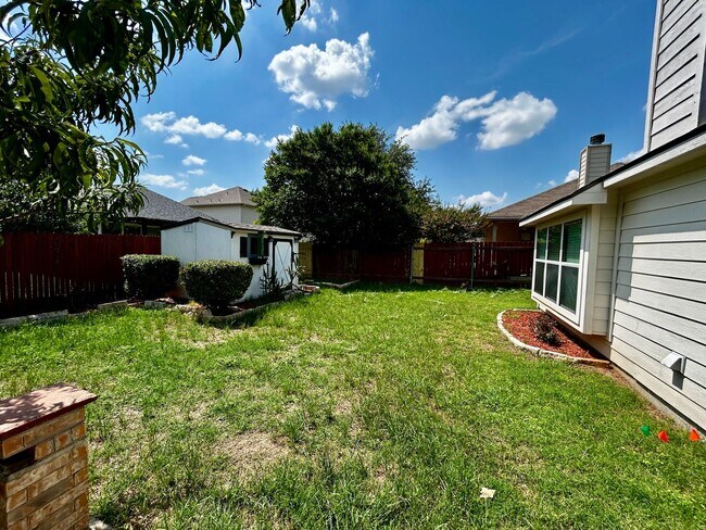 Foto del edificio - Spacious 3/2 house in Summerlyn Subdivisio...