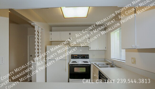 Foto del edificio - 8061 Country Rd