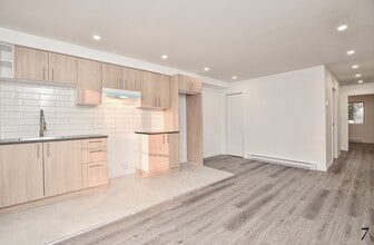 Building Photo - 6395 R. Villeneuve