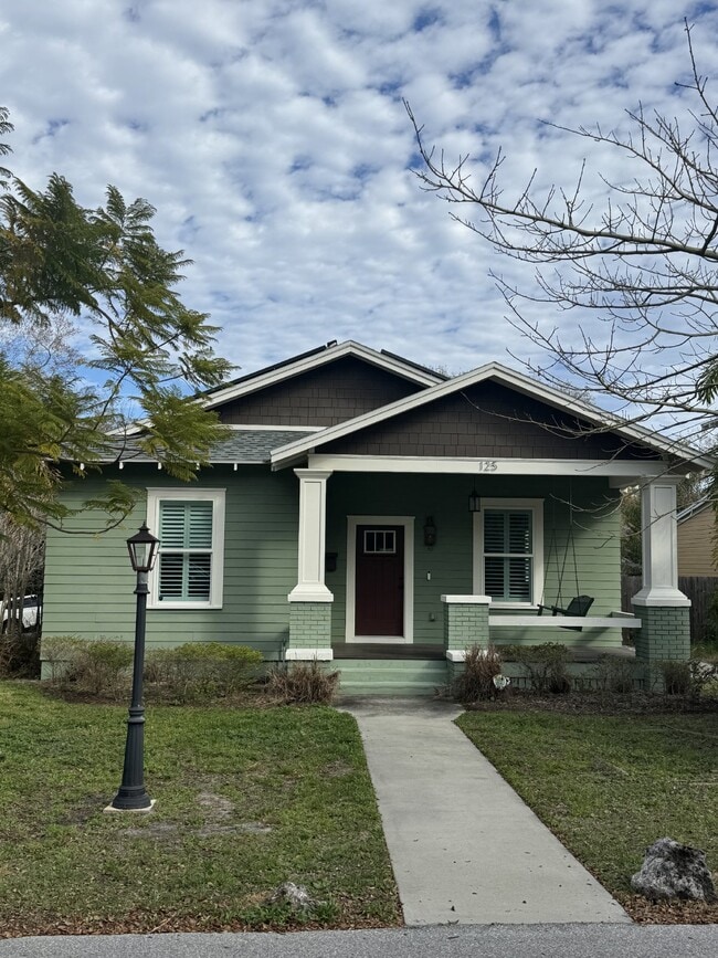 Building Photo - Furnished Craftsman Pool Home