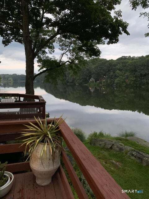 Foto del edificio - 213 River Rd Ext