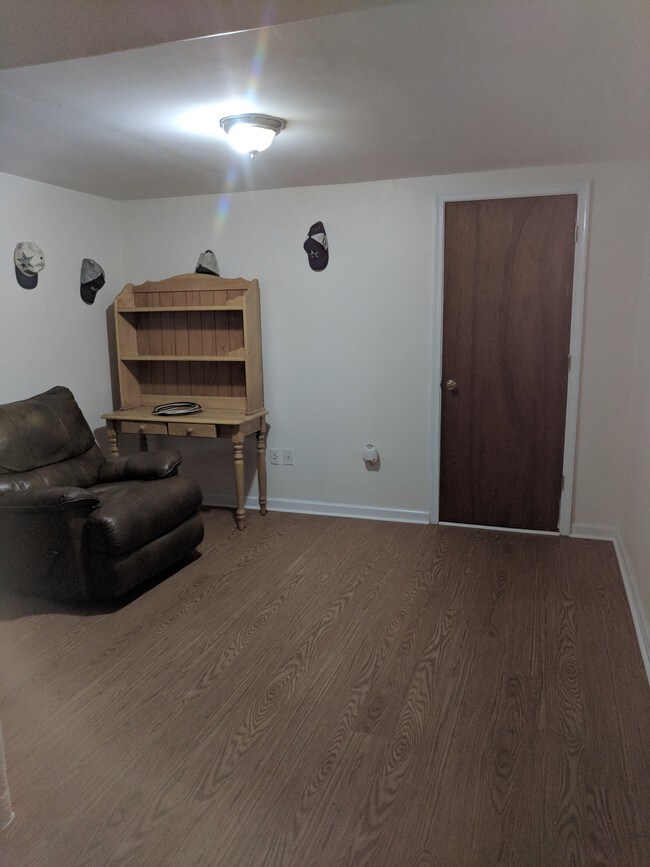 Living room - 11290 Lucasville Rd