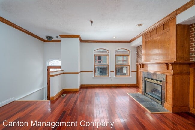 Building Photo - 4 br, 3.5 bath House - 1011 S. Decker Ave.