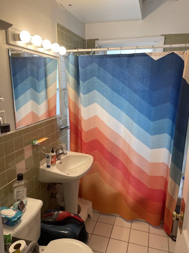 Foto del edificio - 69 Raymond Ave