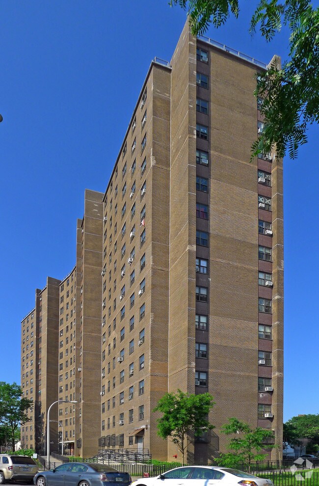 Carey Gardens Rentals Brooklyn, NY