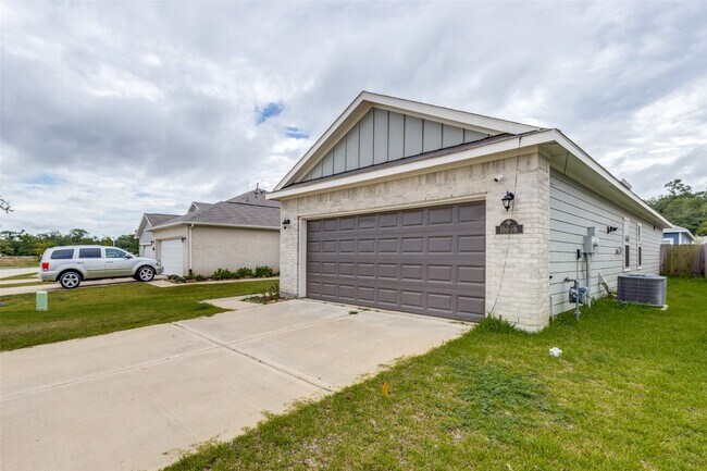 Foto del edificio - 16666 Moss Ln