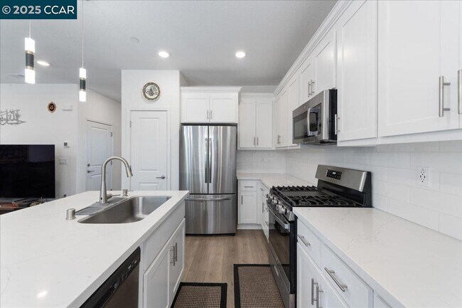 Foto del edificio - 300 Hideaway Ln