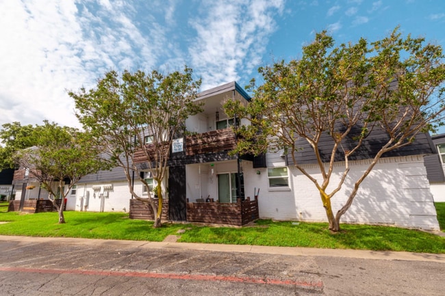 Photo - 531 Bedford Rd Apartment