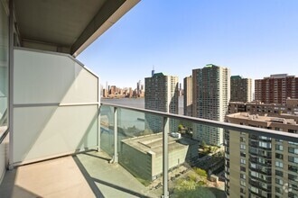 Building Photo - 20 Newport Pkwy