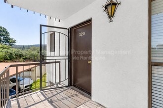 Building Photo - 500 Glenwood Cir
