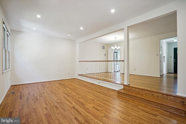 Building Photo - 3162 Borge St
