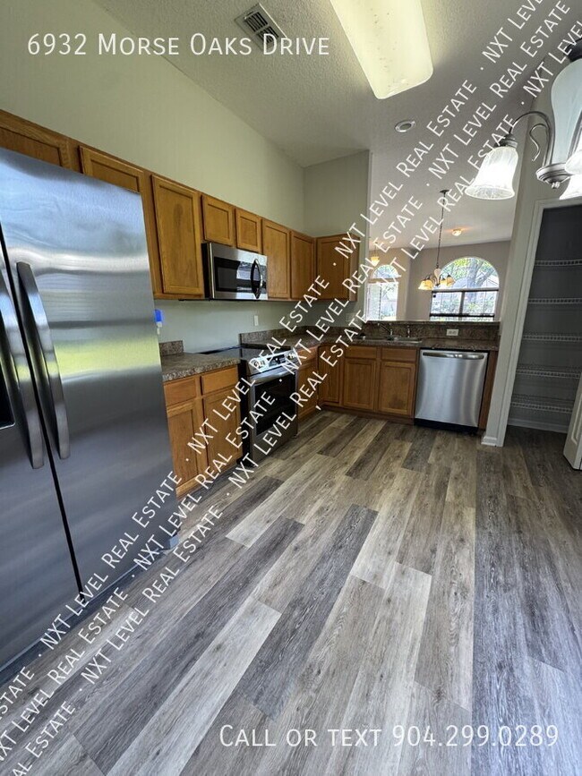Foto del edificio - 6932 Morse Oaks Dr