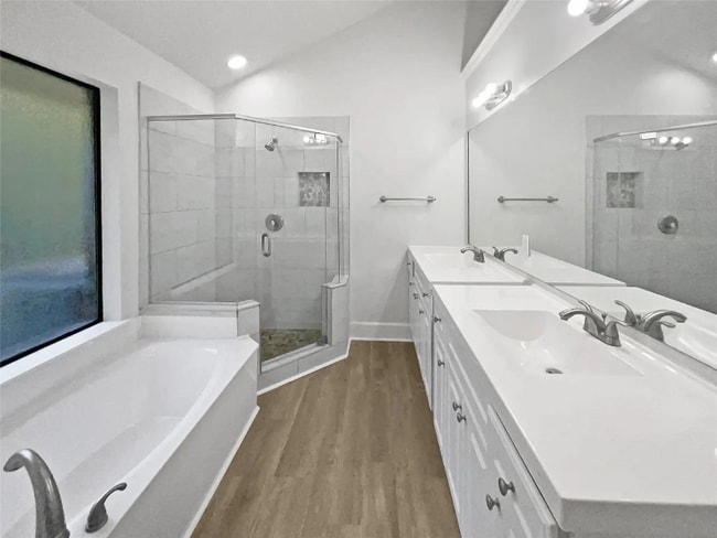 Foto del edificio - 3614 Queenswood Ln