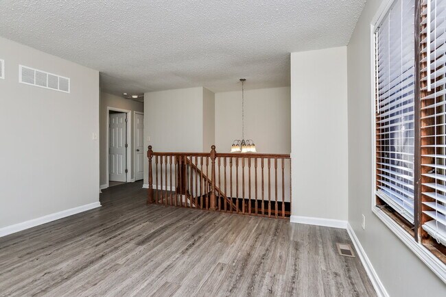 Foto del edificio - 1253 Advance Dr