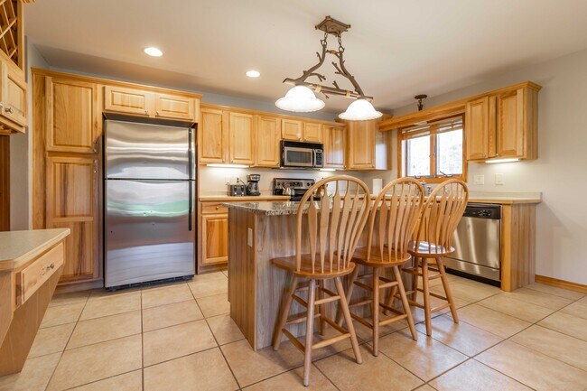 Building Photo - 1848 E 20th Ct