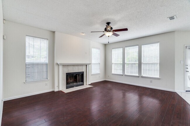 Building Photo - 6813 Ashmont Dr