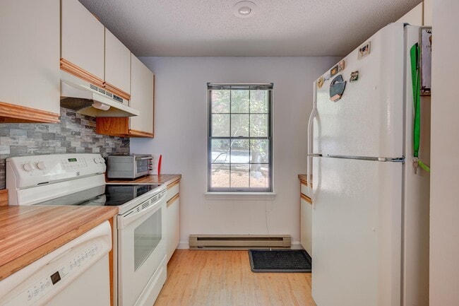 Building Photo - 64 Wildflower Trail