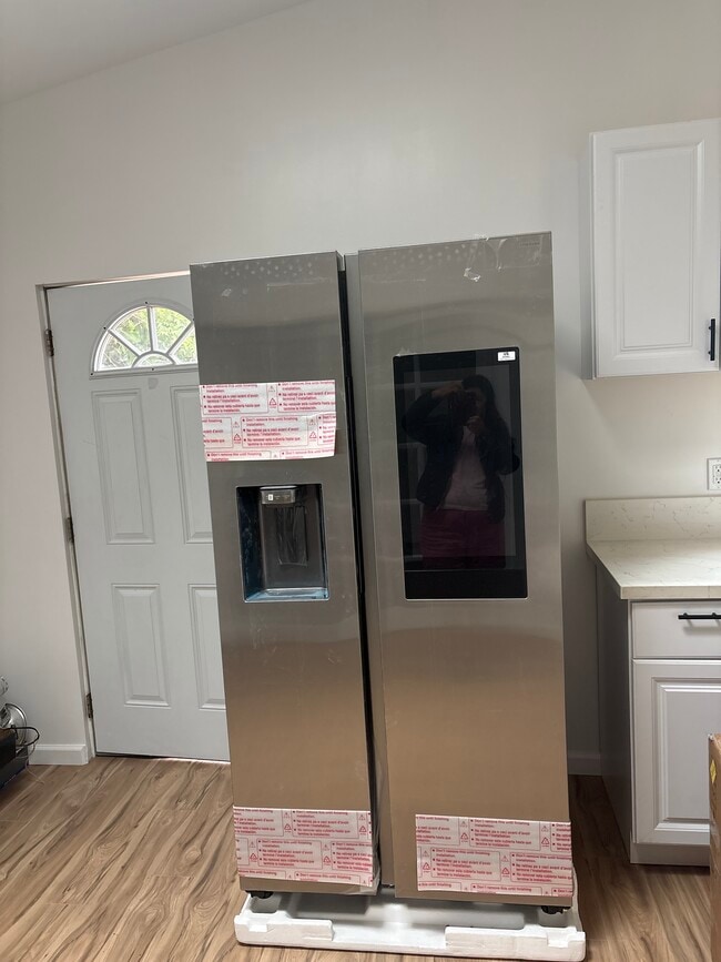 Building Photo - 4247 Governor Dr