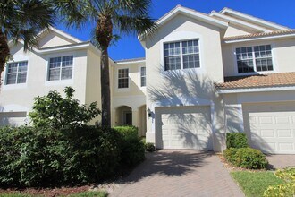Building Photo - 1056 Hampton Cir