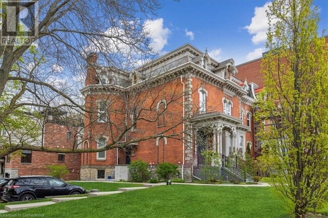 Building Photo - 46 Herkimer St
