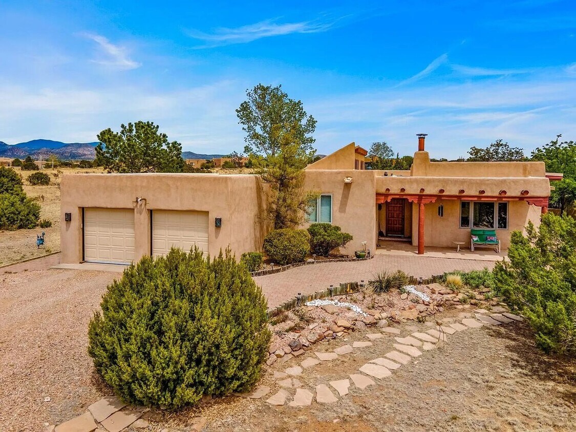 Primary Photo - 15 Dulce Rd