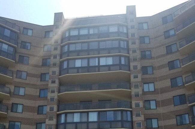 Building Photo - 8340 Greensboro Dr