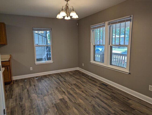Foto del edificio - 608 N Maple St